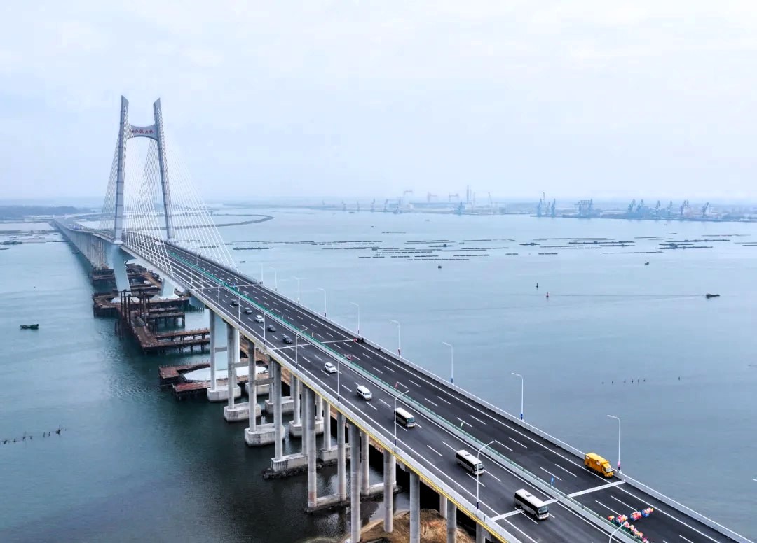 龙腾海陵湾 融湾向未来  阳江港大桥正式通车